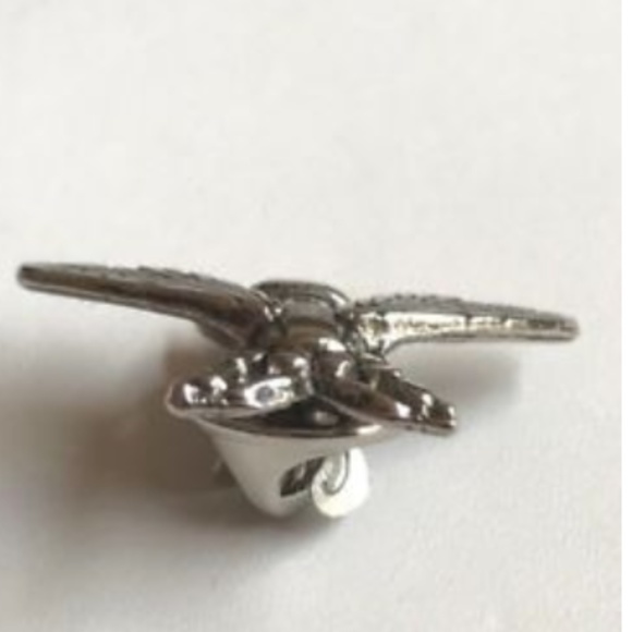 Silver Bumble Bee Pin Brooch Tie Tac Lapel Bea - Picture 5 of 8